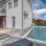 Villa Paansa *