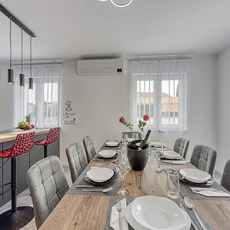 Paansa 别墅 罗维尼